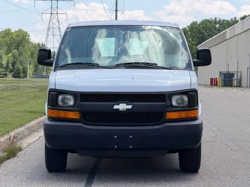 Used 2012 Chevrolet Express 2500 Extended RWD image 7