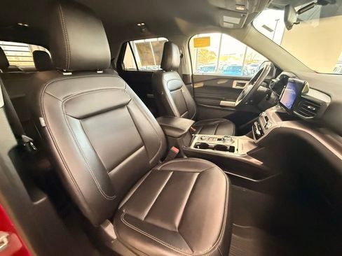 Used 2023 Ford Explorer XLT w/ Equipment Group 202A image 19