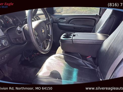 Used 2009 Chevrolet Suburban 2500 LS w/ Skid Plate Package image 9