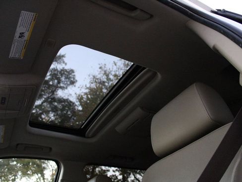 Used 2018 GMC Yukon XL SLT w/ Open Road Package image 29