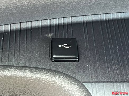 Certified 2022 Toyota Sienna XSE w/ XSE Plus Package FWD image 27