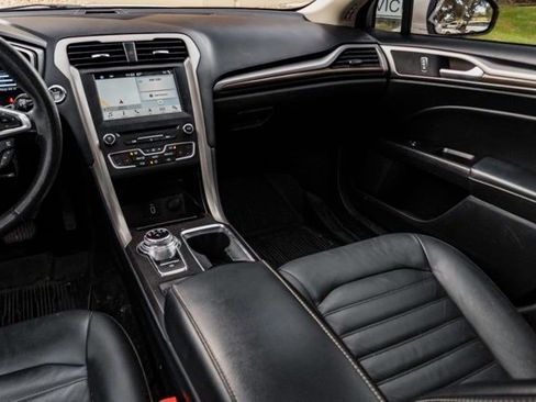 Used 2018 Ford Fusion SE w/ Equipment Group 602A image 25