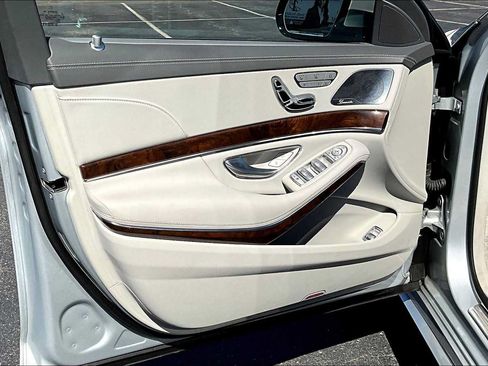 Used 2015 Mercedes-Benz S 550 Sedan image 22