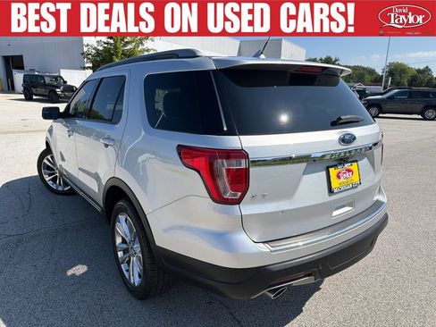 Used 2018 Ford Explorer XLT w/ Equipment Group 202A FWD image 6