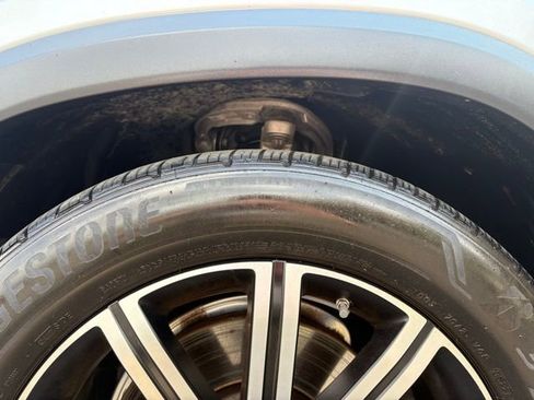 Used 2024 Mercedes-Benz GLE 450e 4MATIC image 10