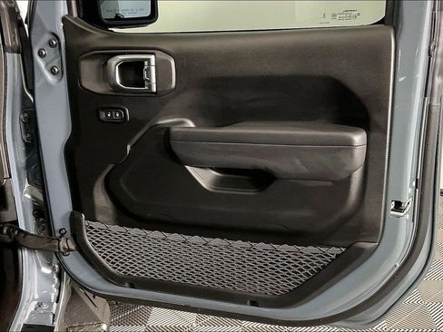 Used 2025 Jeep Wrangler Sport image 23