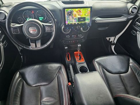 Used 2018 Jeep Wrangler Unlimited Sahara image 15