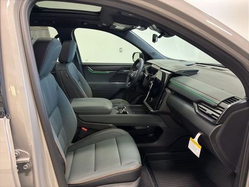 New 2026 GMC Acadia AT4 w/ Luxury Package image 30