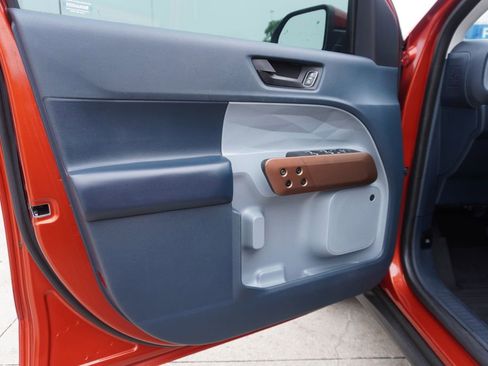 Used 2022 Ford Maverick Lariat w/ Lariat Luxury Package FWD image 8