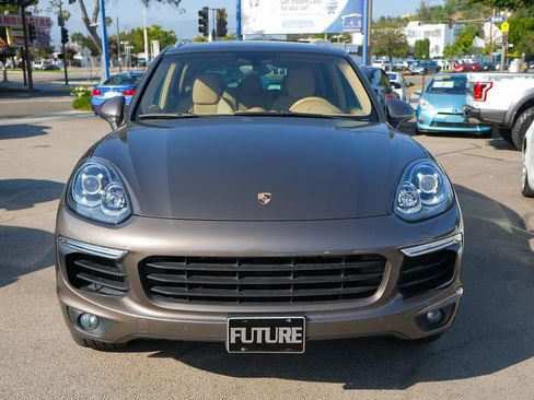 Used 2015 Porsche Cayenne S image 2