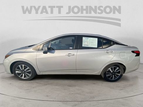 Used 2025 Nissan Versa SV FWD image 4