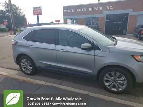 Used 2022 Ford Edge Titanium AWD/4WD image 4