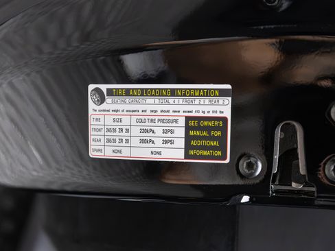 Used 2025 Ferrari Roma Spider RWD image 38