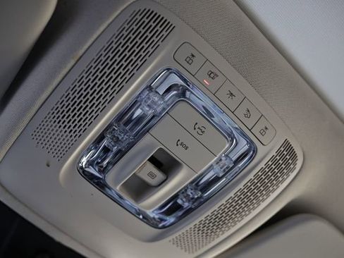 Used 2023 Mercedes-Benz GLB 250 4MATIC image 41