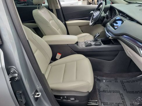Certified 2023 Cadillac XT4 Luxury w/ Cold Weather Package FWD image 26