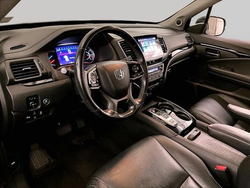 Used 2020 Honda Pilot Touring image 13