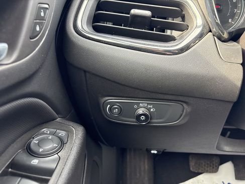 Certified 2023 Chevrolet Equinox RS w/ RS Leather Package image 35