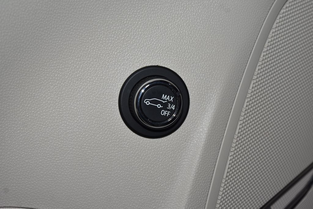 Used 2023 Buick Envision Avenir FWD image 7