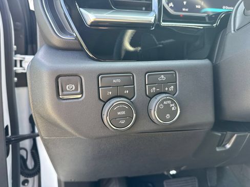 New 2026 Chevrolet Silverado 1500 LT w/ LPO, Dark Essentials Package AWD/4WD image 19