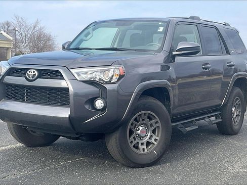 Used 2019 Toyota 4Runner SR5 image 2