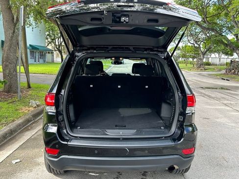 Certified 2022 Jeep Grand Cherokee Laredo E RWD image 34