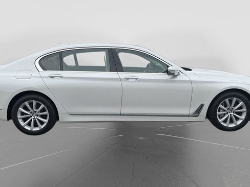 Used 2018 BMW 750i RWD image 6
