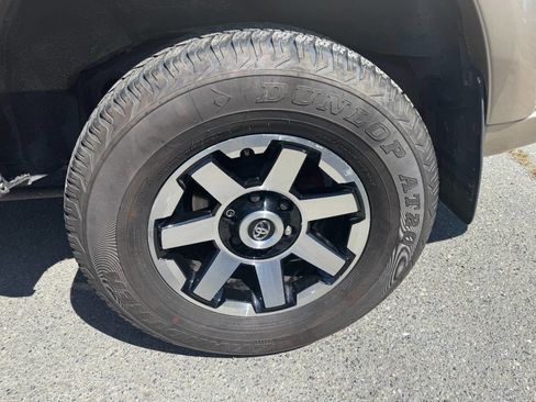 Used 2007 Toyota Sequoia SR5 image 7