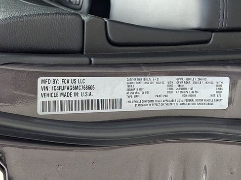 Used 2021 Jeep Grand Cherokee Laredo w/ Security & Convenience Group AWD/4WD image 26