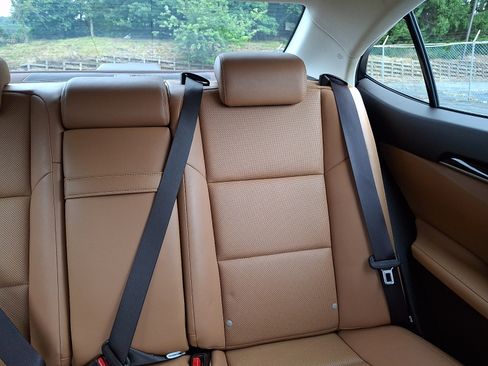 Used 2016 Lexus ES 350 w/ Premium Package w/Wood Trim FWD image 20