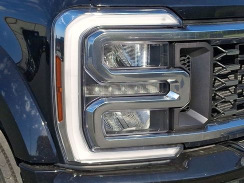 Used 2024 Ford F450 Lariat w/ FX4 Off-Road Package AWD/4WD image 9