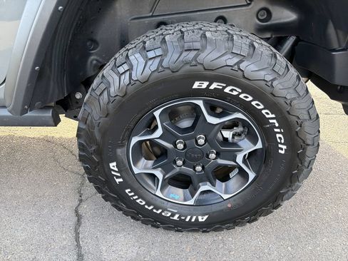 Used 2023 Jeep Wrangler Unlimited Rubicon 4xe w/ Cold Weather Group AWD/4WD image 32