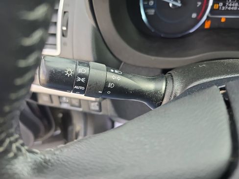 Used 2018 Subaru Forester 2.5i Touring AWD/4WD image 22
