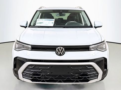 New 2026 Volkswagen Taos SE FWD image 2