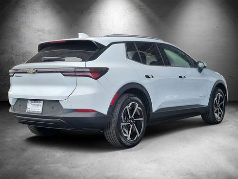 New 2026 Chevrolet Equinox EV LT FWD image 3