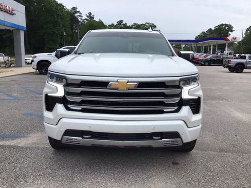 Used 2023 Chevrolet Silverado 1500 High Country w/ High Country Premium Package AWD/4WD image 8