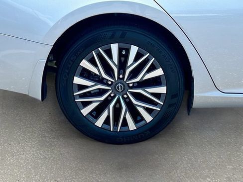 Certified 2024 Nissan Altima 2.5 SV w/ SV Premium Package FWD image 31