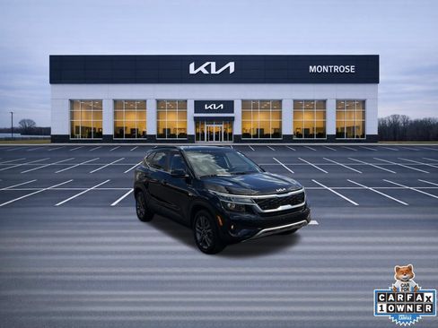 Used 2023 Kia Seltos S w/ Navigation Package AWD/4WD image 3