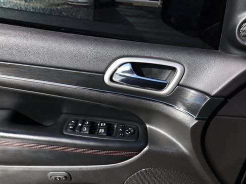 Used 2018 Jeep Grand Cherokee Trailhawk w/ Trailhawk Luxury Group image 35