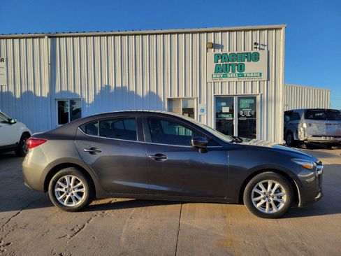 Used 2018 MAZDA MAZDA3 Sport w/ Preferred Equipment Package image 8
