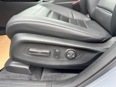 Used 2024 Honda CR-V EX-L image 11