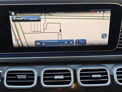 Used 2025 Mercedes-Benz GLS 450 4MATIC image 13