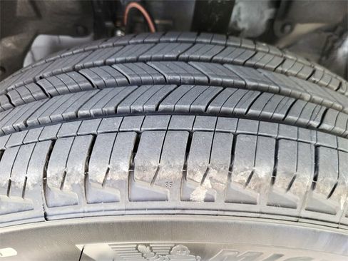 Used 2025 Toyota RAV4 XLE image 8