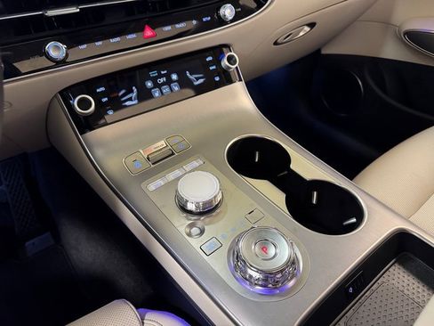 Used 2026 Genesis GV70 2.5T Select image 18