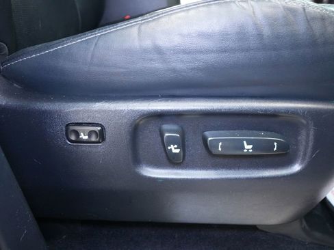 Used 2013 Lexus LX 570 4WD w/ Luxury Pkg image 30