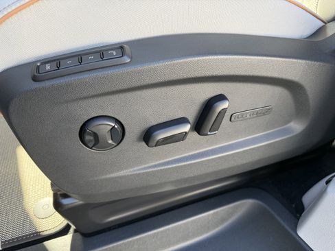 New 2025 Volkswagen ID. Buzz 1st Edition image 12