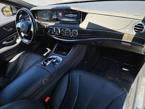 Used 2017 Mercedes-Benz S 550 Sedan image 25