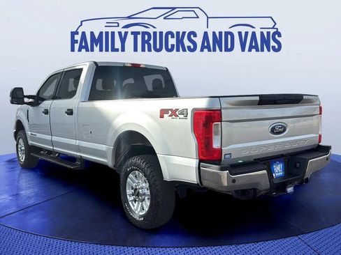 Used 2019 Ford F250 XLT w/ XLT Value Package image 3