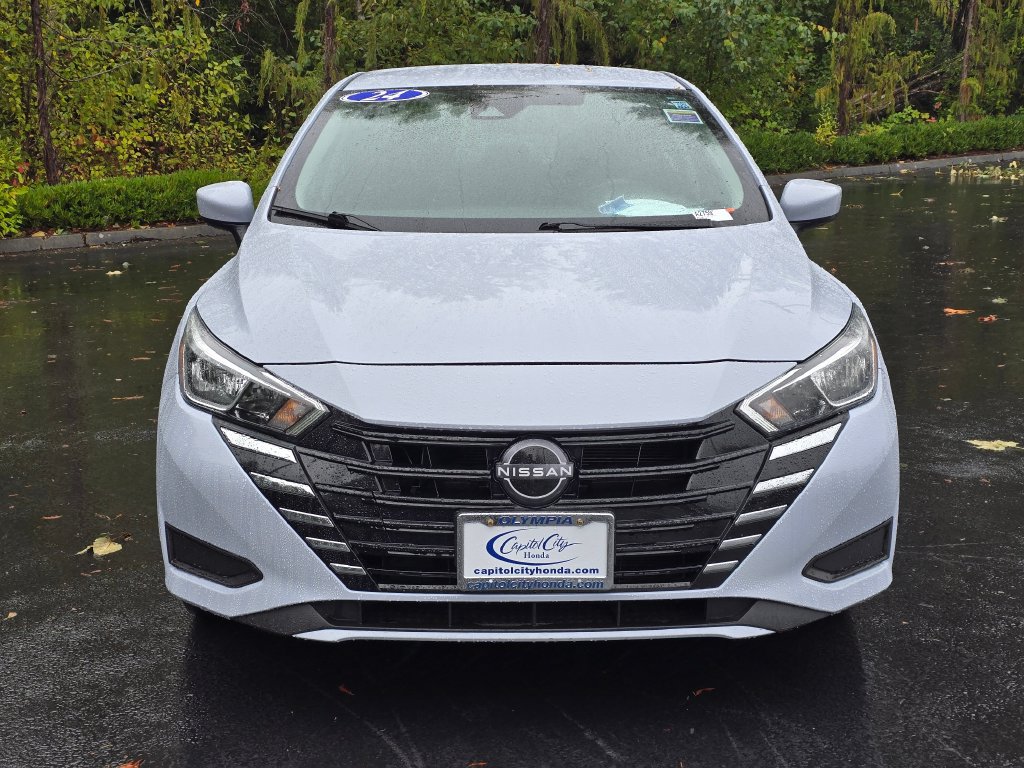 Used 2024 Nissan Versa SV FWD image 2