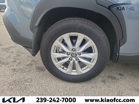 Used 2024 Toyota Corolla Cross LE w/ Moonroof Package AWD/4WD image 9