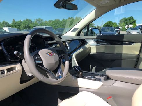 Used 2024 Cadillac XT6 Premium Luxury w/ LPO, Floor Liner Package AWD/4WD image 6